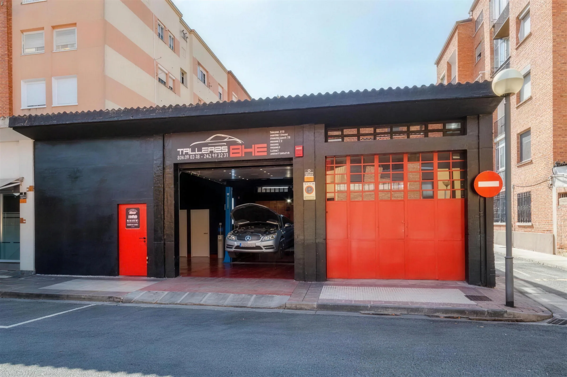 Fachada de Talleres Bhe, taller mecánico en Logroño